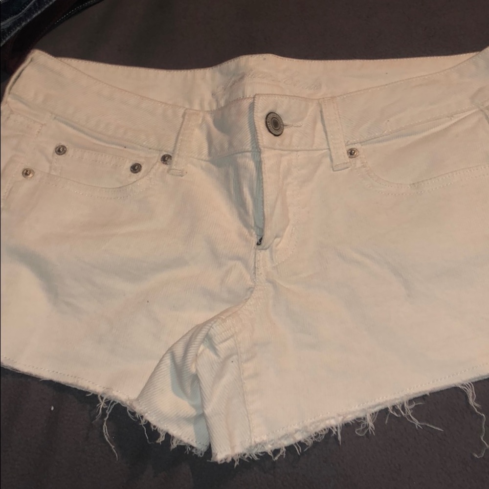 Stretch white ribbed shorts